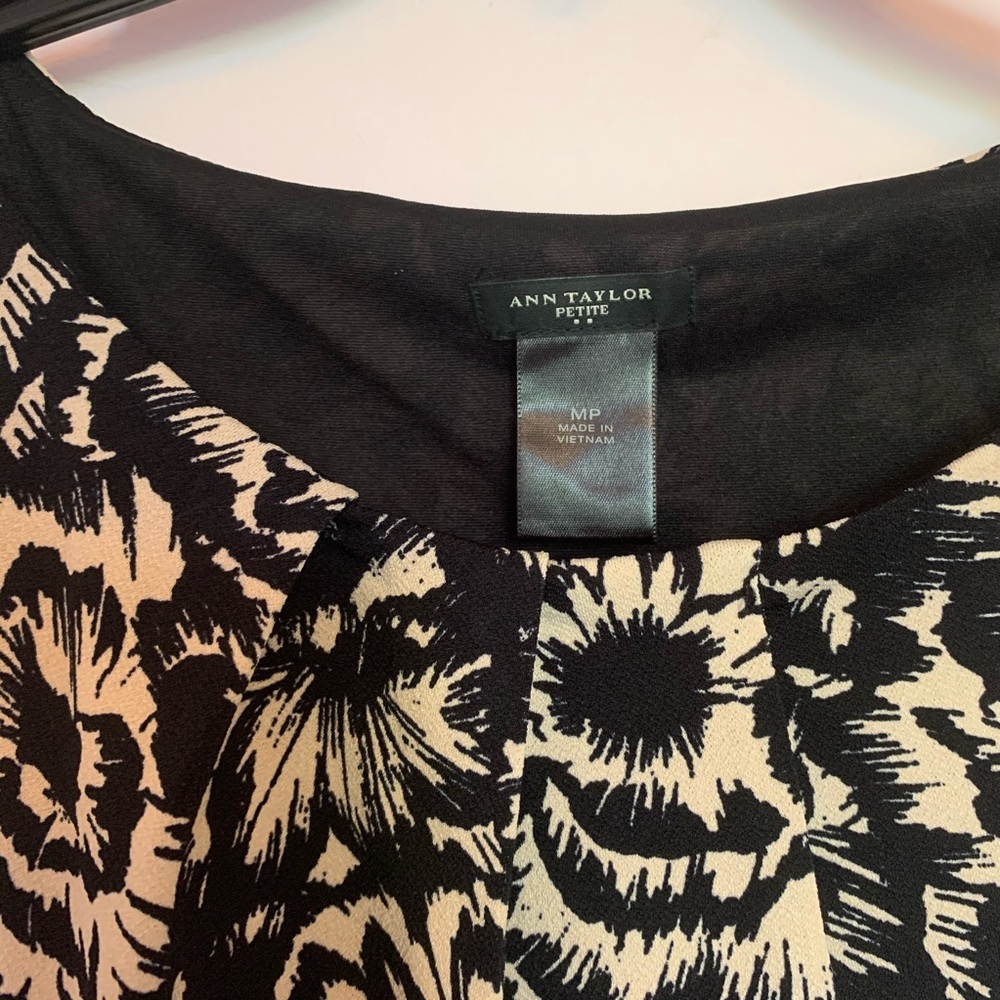 (Size MP) 🦋Ann Taylor Dress - Picture 4 of 10